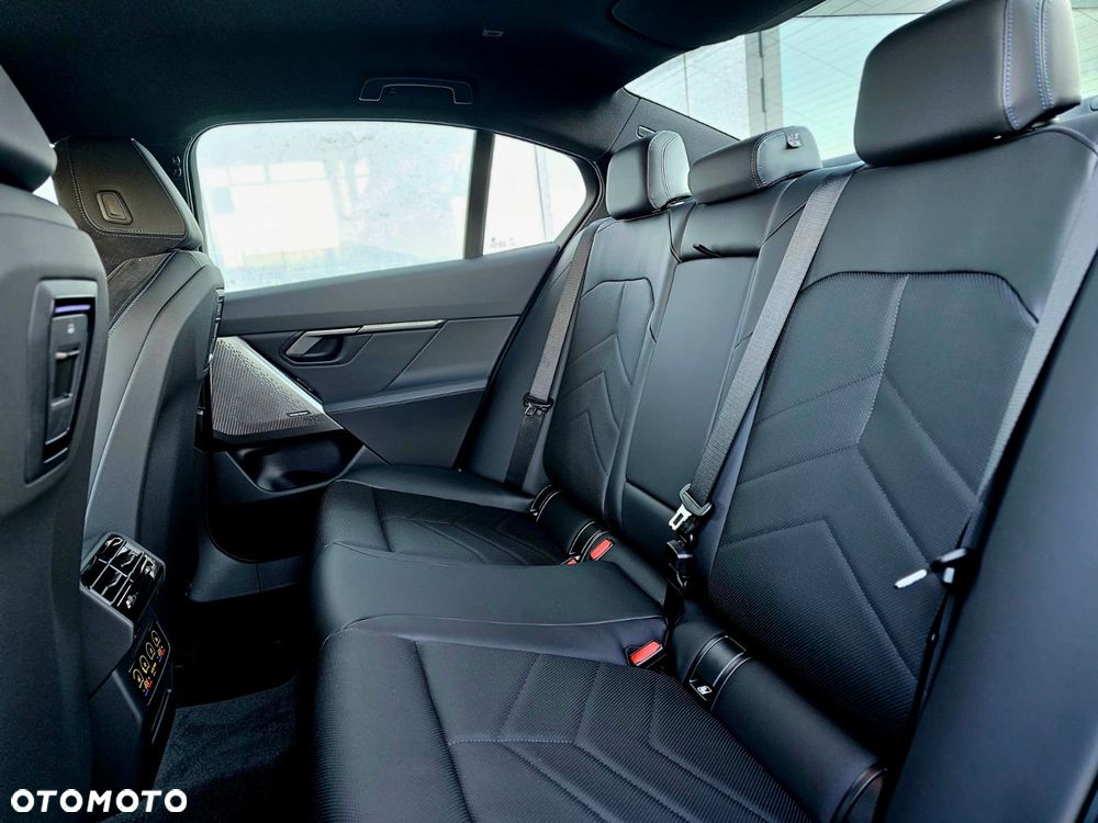 BMW Seria 5 530e xDrive PHEV - 31