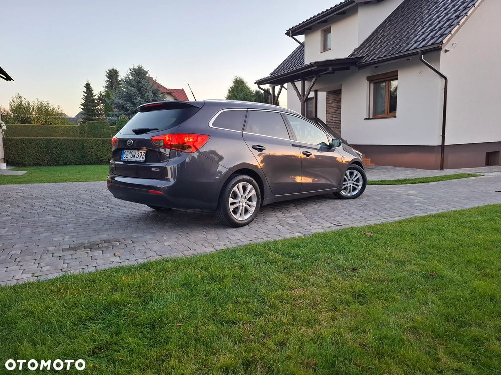 Kia Ceed - 8