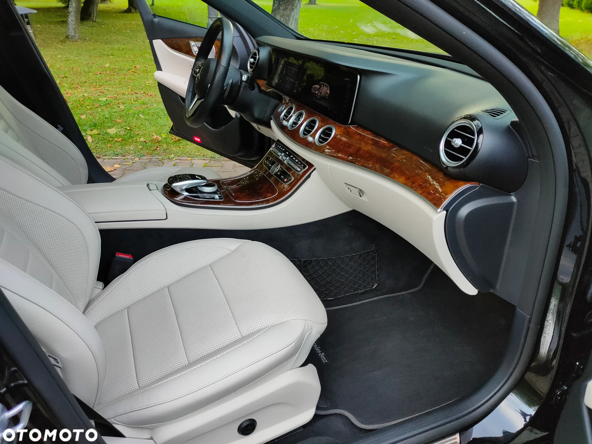 Mercedes-Benz Klasa E 450 4Matic T 9G-TRONIC Avantgarde - 20