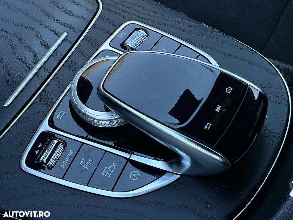 Mercedes-Benz E 220 d 4MATIC Aut. - 23