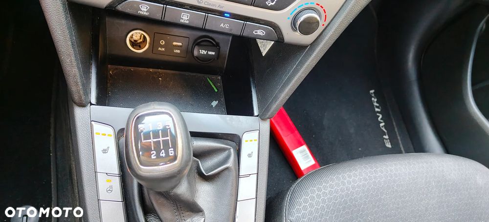 Hyundai Elantra 1.6 Comfort - 15