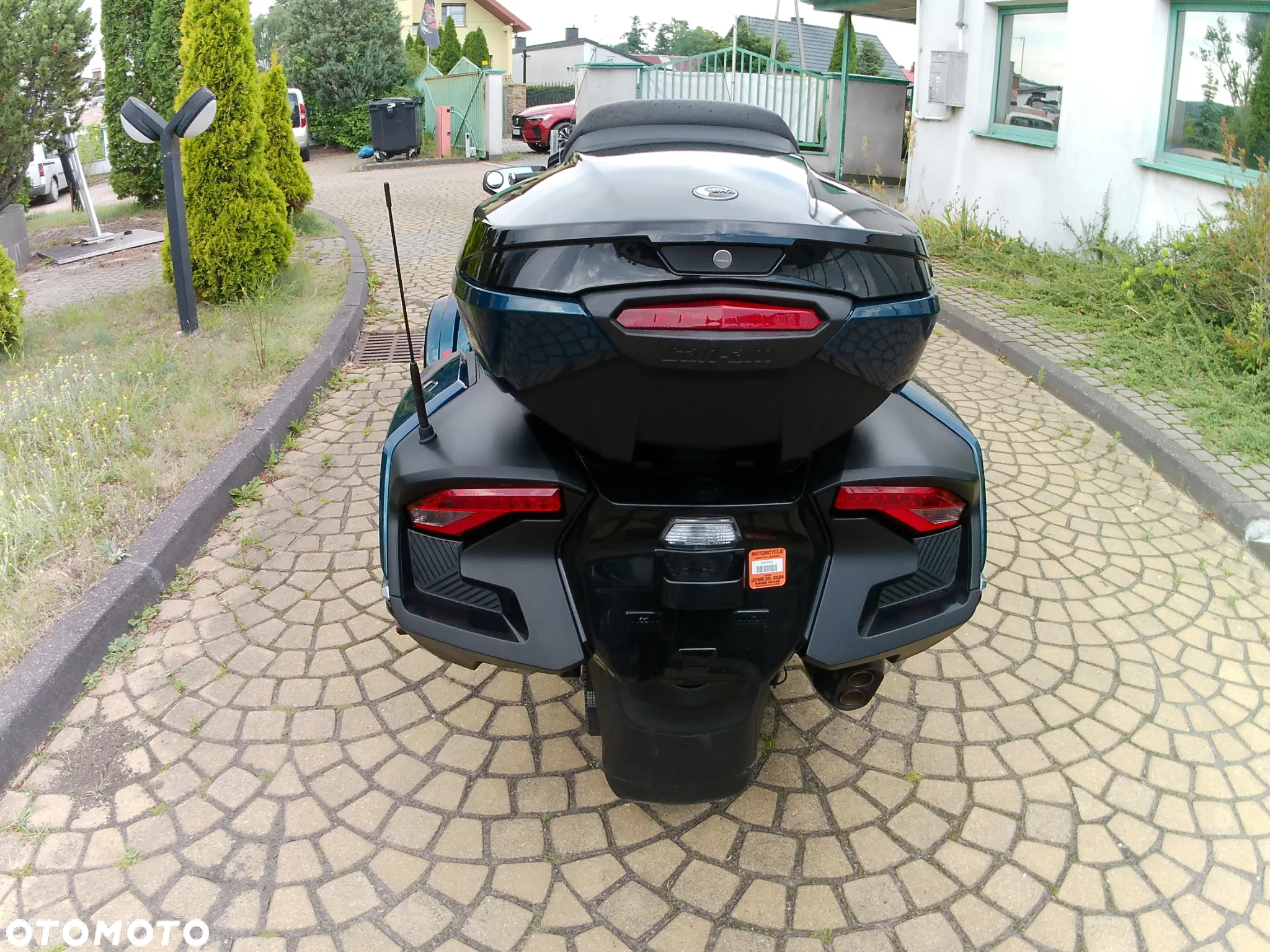 Can-Am Spyder - 10