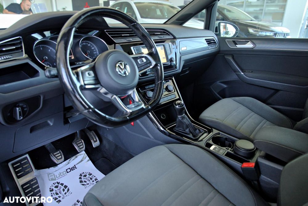 Volkswagen Touran - 16