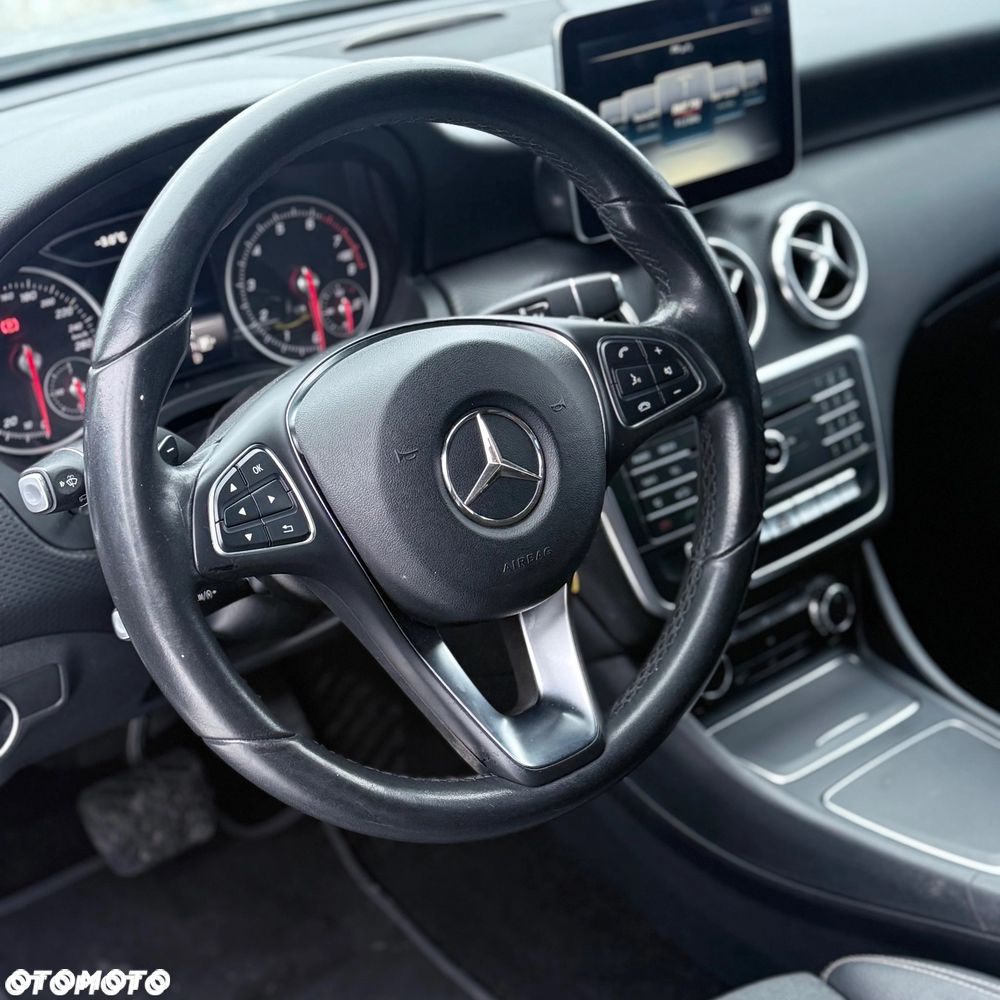 Mercedes-Benz Klasa A 180 7G-DCT Style - 16