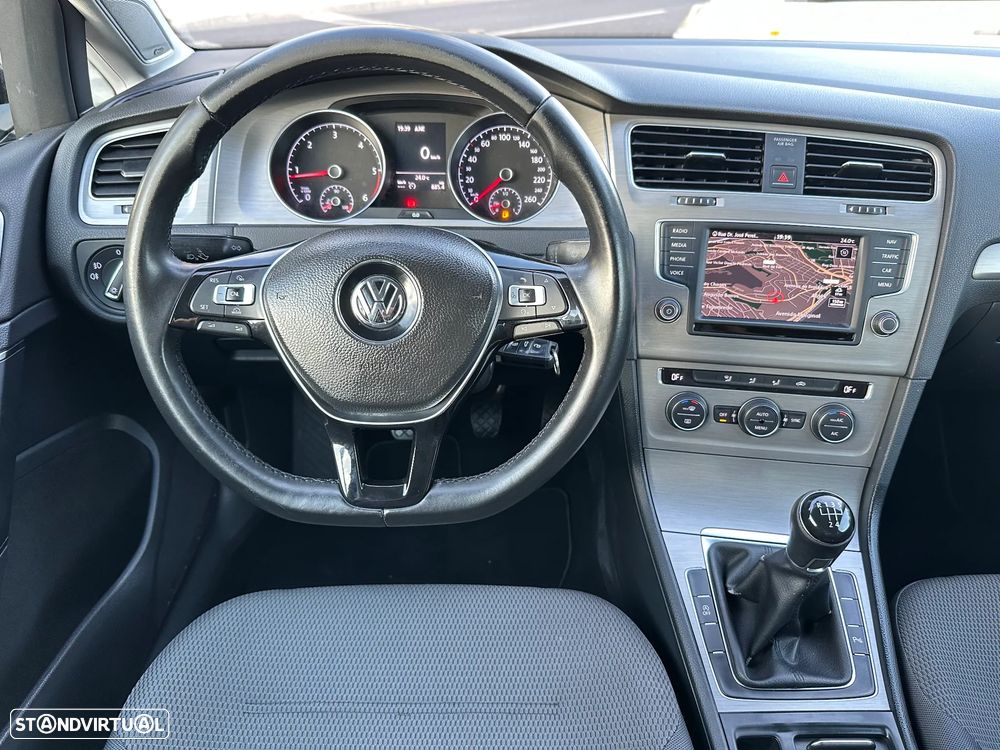VW Golf 1.6 TDi R-Line - 8