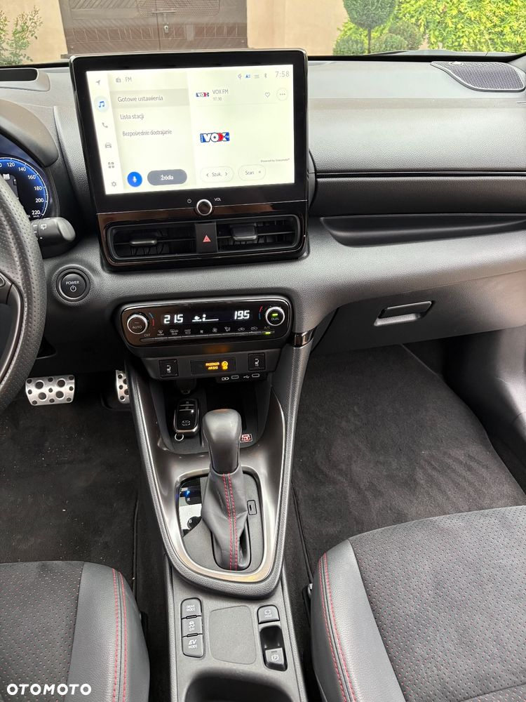 Toyota Yaris Hybrid 1.5 GR Sport - 24