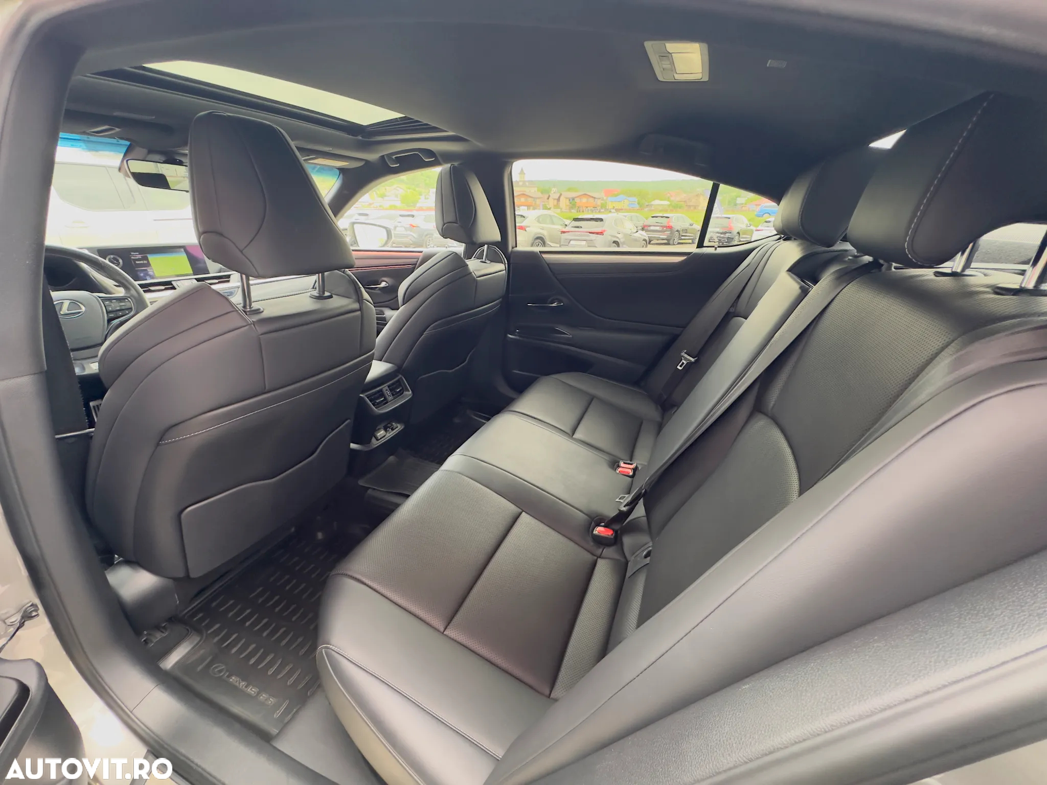 Lexus Seria ES 300h F Sport - 13