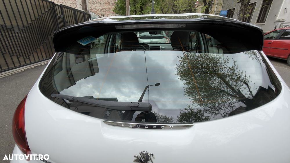 Peugeot 208 - 6