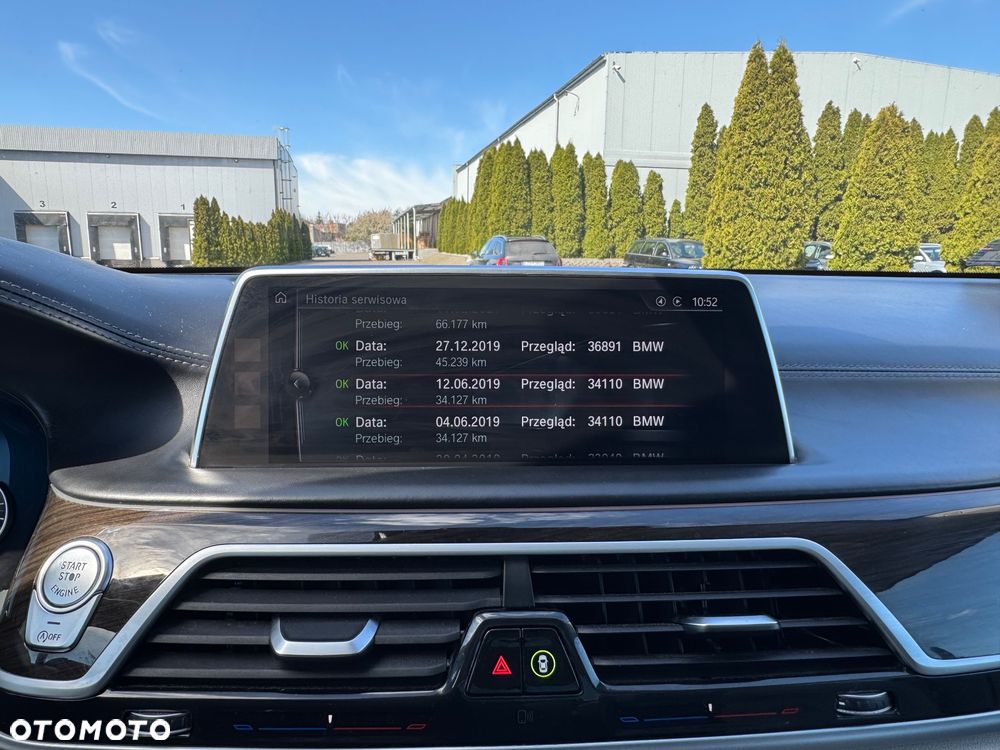 BMW Seria 7 750i xDrive - 33