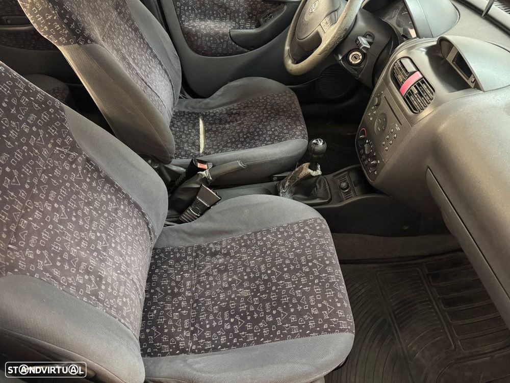 Opel Corsa 1.2 16V Elegance — fotografia 15