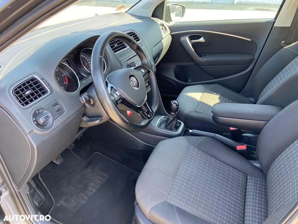 Volkswagen Polo 1.4 TDI (Blue Motion Technology) Comfortline - 12