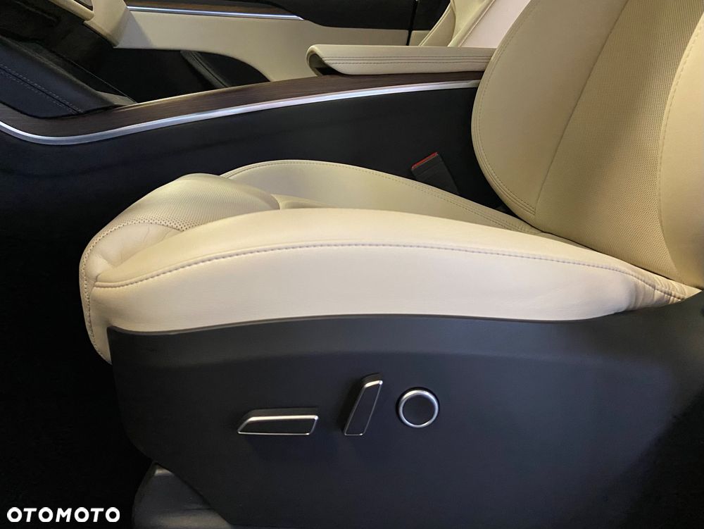 Tesla Model X AWD - 25