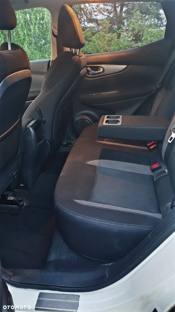 Nissan Qashqai 1.2 DIG-T N-Connecta EU6 - 10