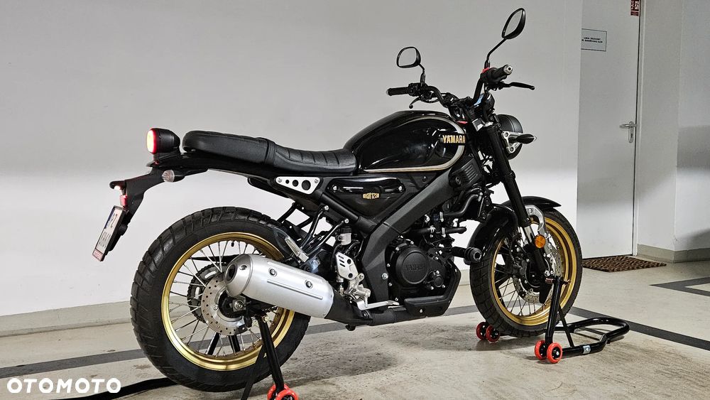 Yamaha XSR - 4