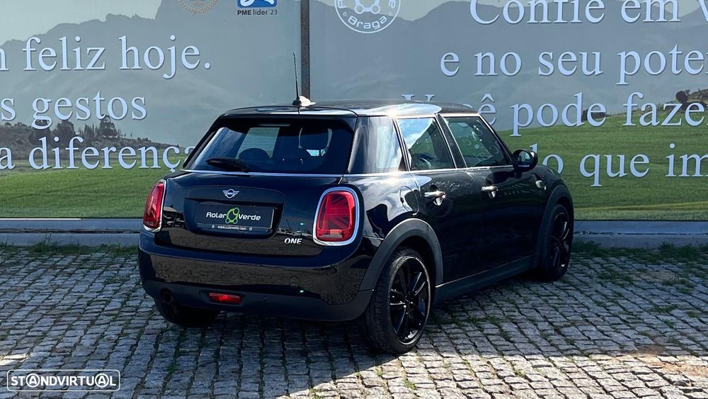 MINI 5 Portas One Auto - 2