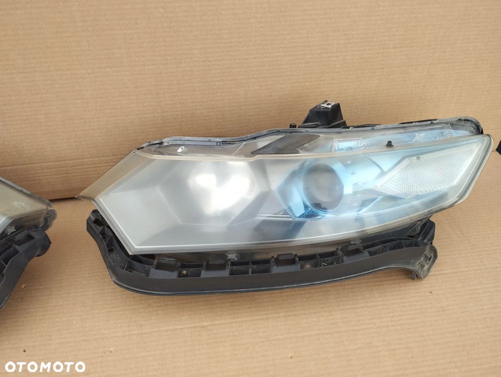 Honda Insight II 09-14r lampa przód przednia prawa + lewa UK - 3