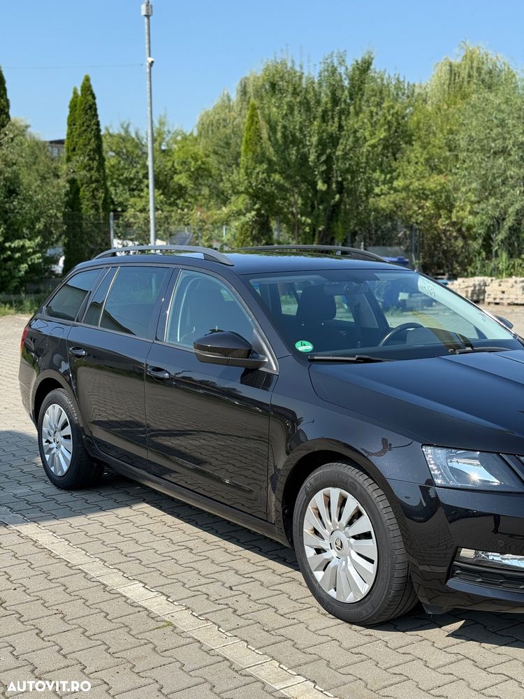 Skoda Octavia 1.6 TDI DSG Ambition - 4