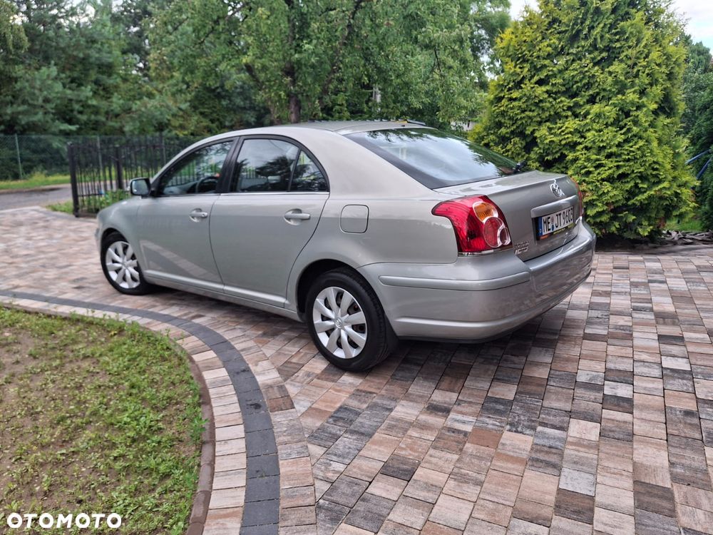 Toyota Avensis 1.8 VVT-i Executive - 5