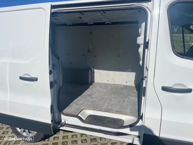 Renault TRAFIC 2.0 146 cv - 9