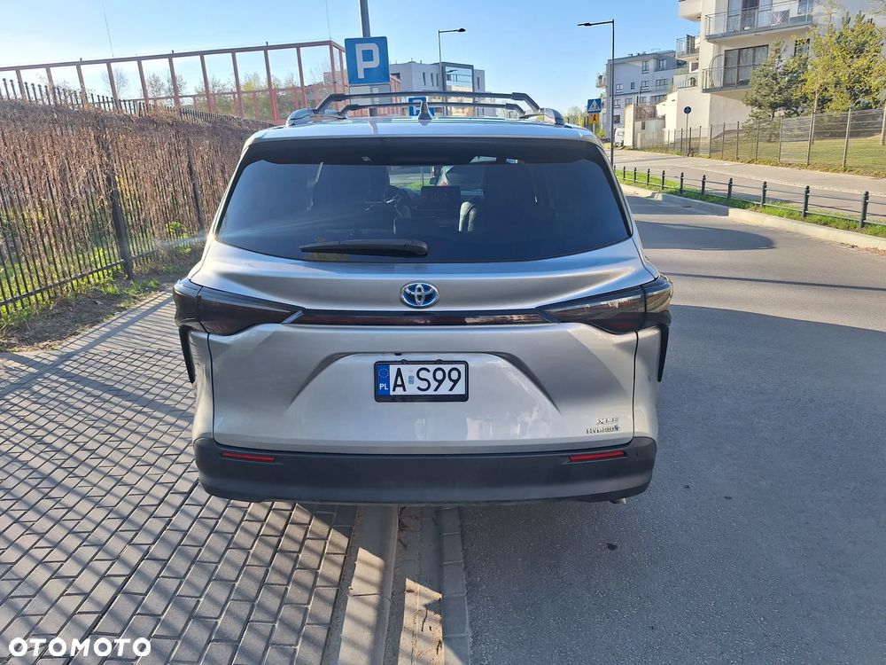 Toyota Sienna - 5