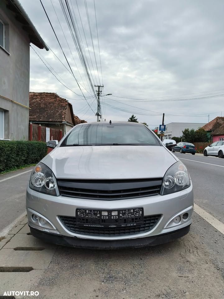 Opel Astra 2.0 Turbo Cosmo - 3