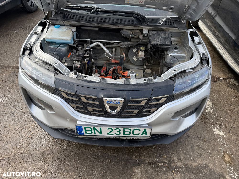 Dacia Spring Essential - 2