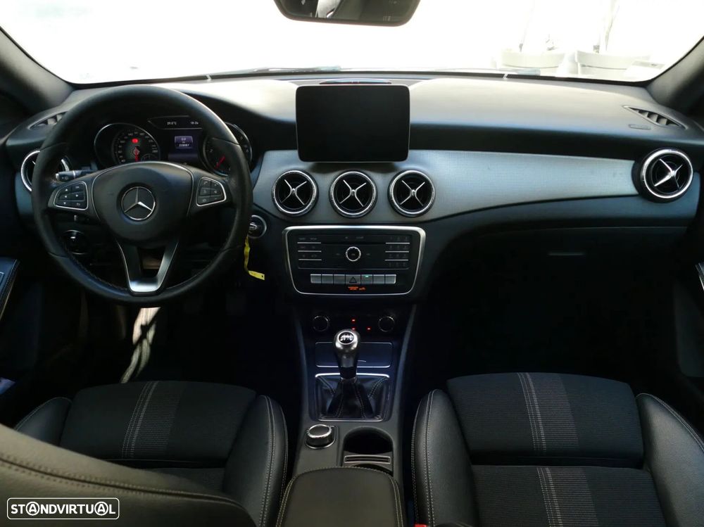 Mercedes-Benz CLA 180 d Shooting Brake Urban - 32