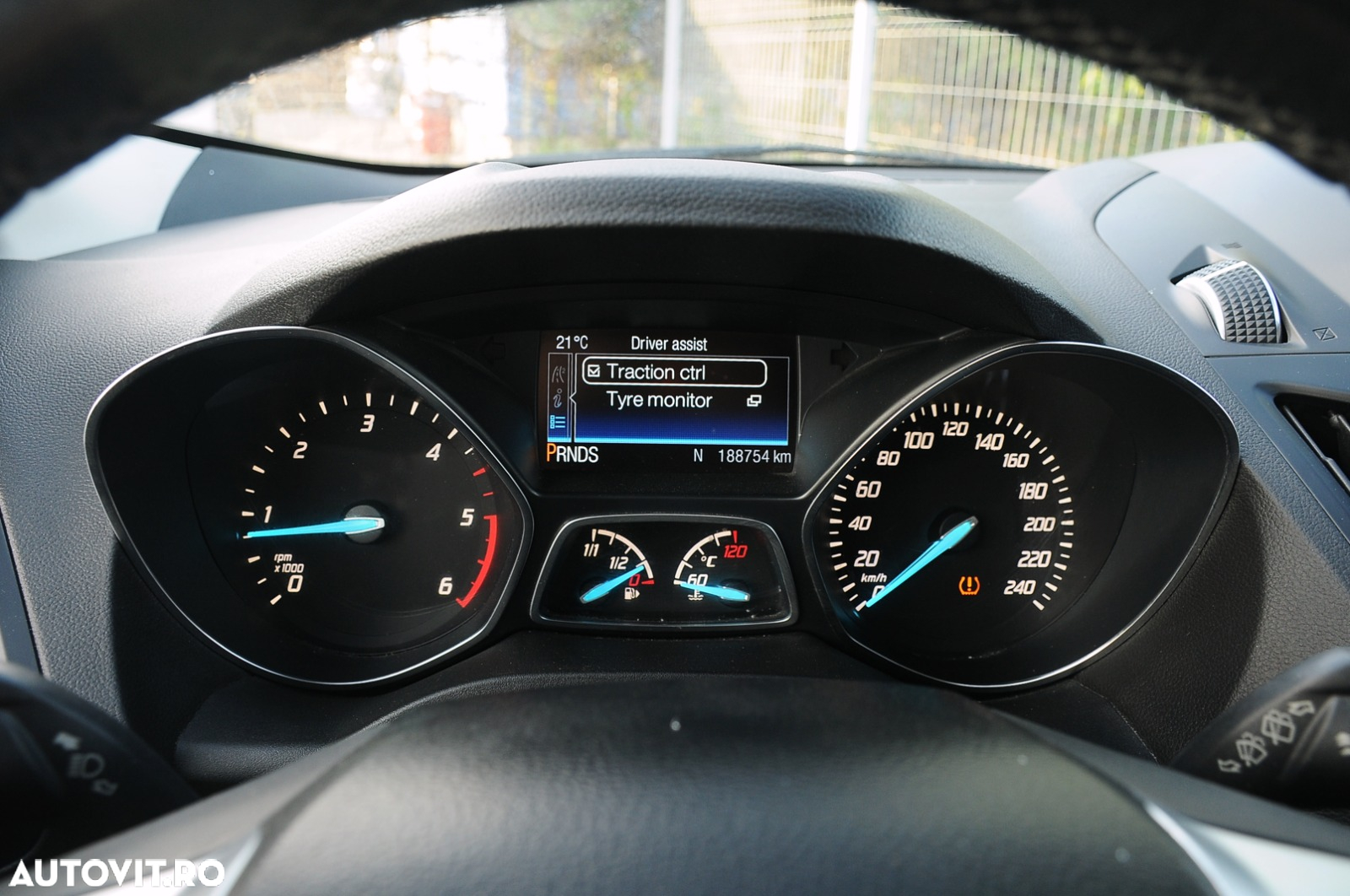 Ford Kuga 2.0 TDCi 4WD Powershift Titanium - 7