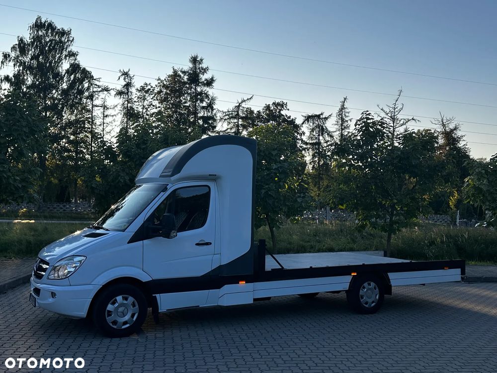 Mercedes-Benz Sprinter - 25