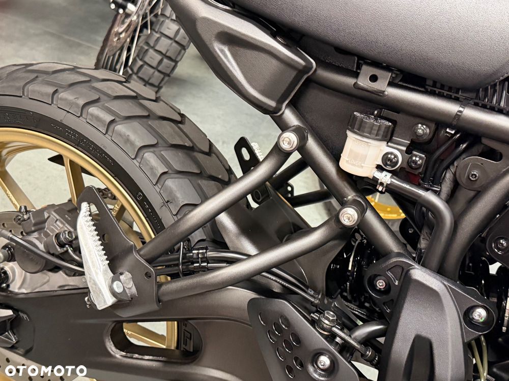 Yamaha XSR - 15