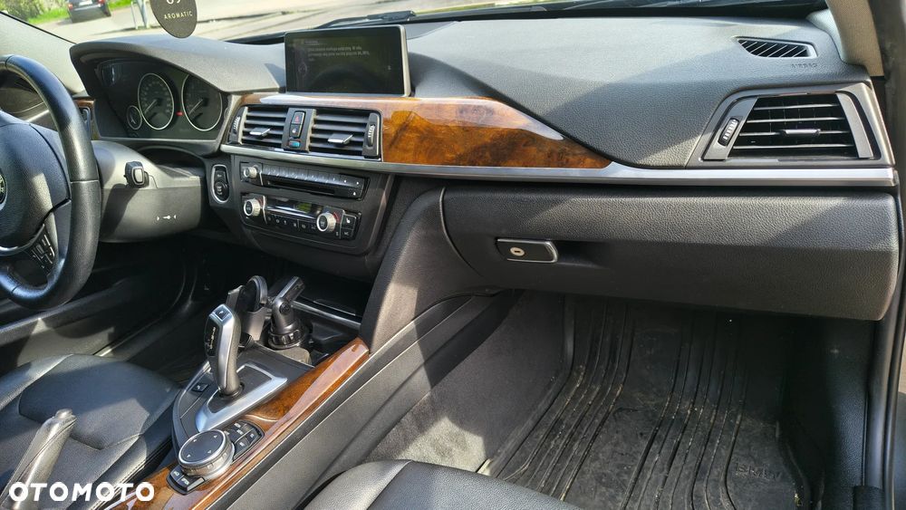 BMW Seria 3 328i xDrive - 3