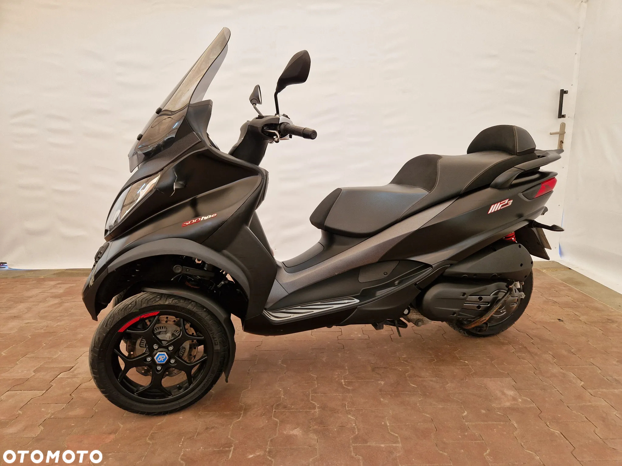 Piaggio MP-3 - 10