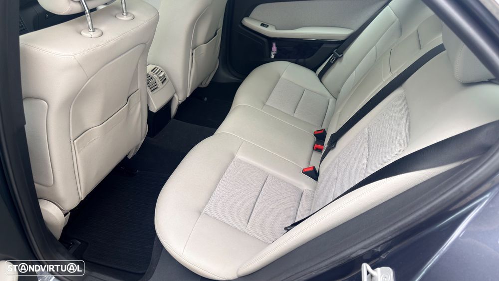 Mercedes-Benz E 220 CDi Avantgarde BlueEfficiency Auto - 8