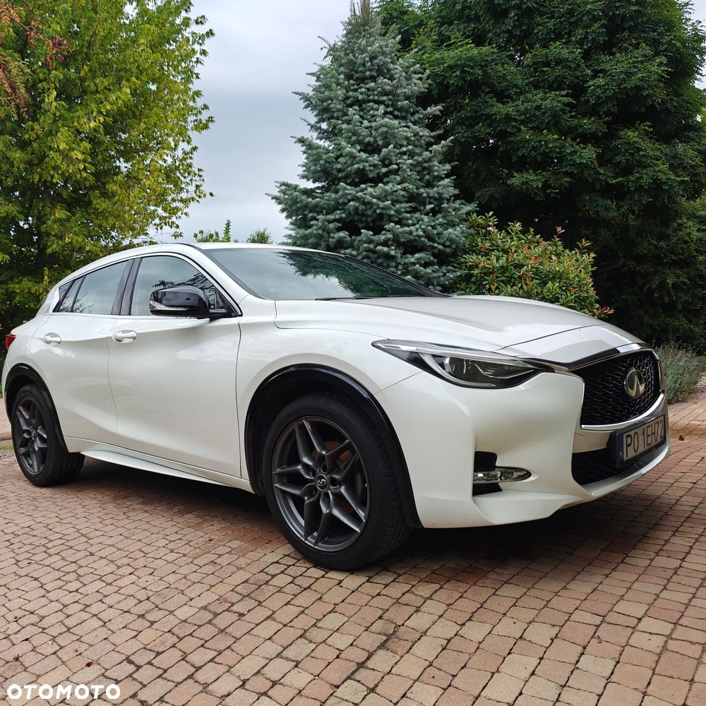 Infiniti Q30 1.6t Sport Tech 7DCT - 1
