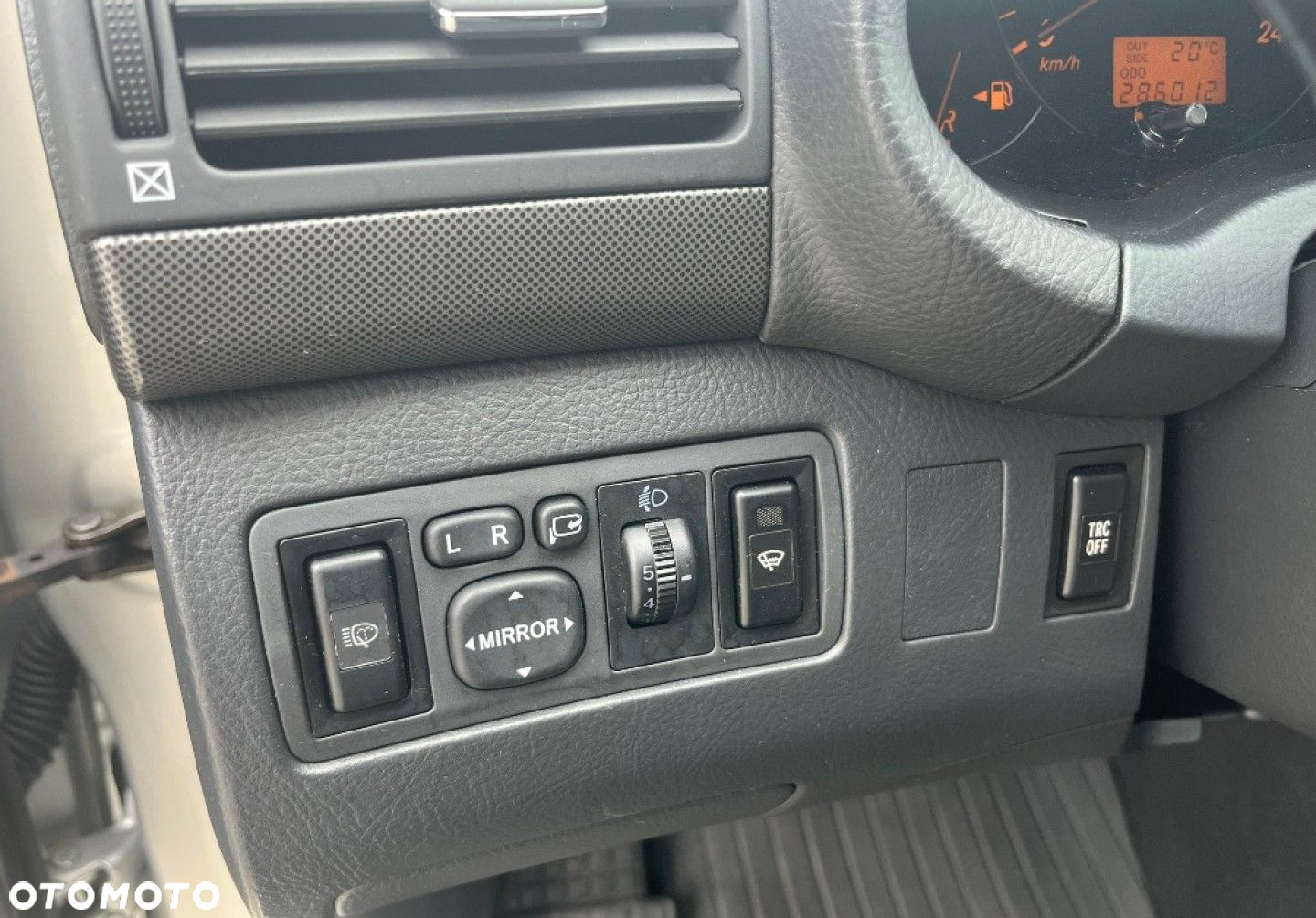 Toyota Avensis - 21