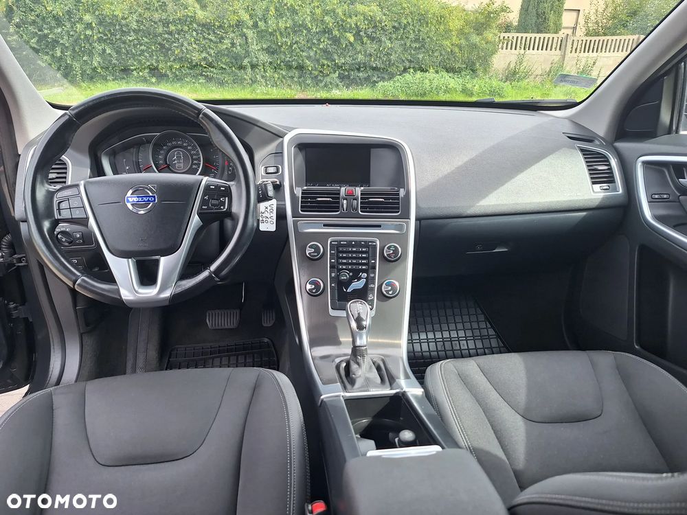 Volvo XC 60 2.4D AWD Momentum - 7