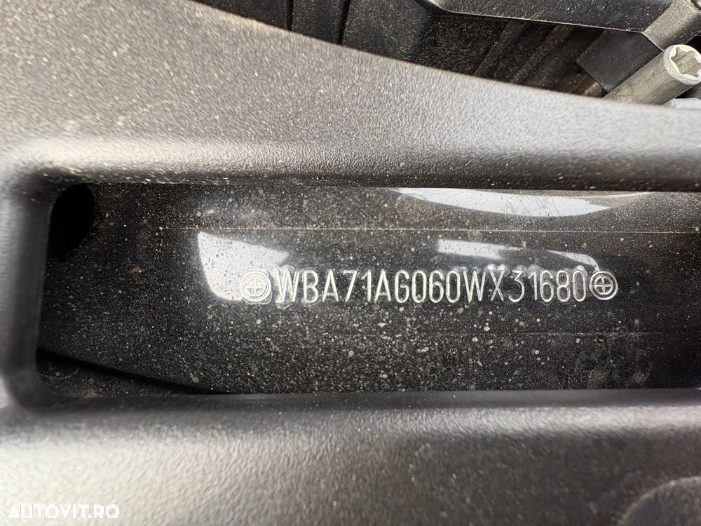 BMW Seria 5 520i AT MHEV - 27