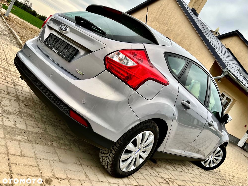 Ford Focus 1.0 EcoBoost STart-Stopp-System TITANIUM - 4