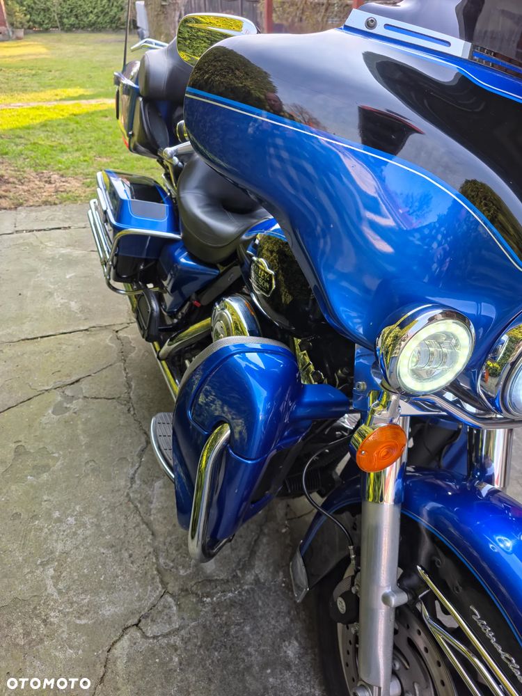 Harley-Davidson FLHT Electra Glide Standard - 2