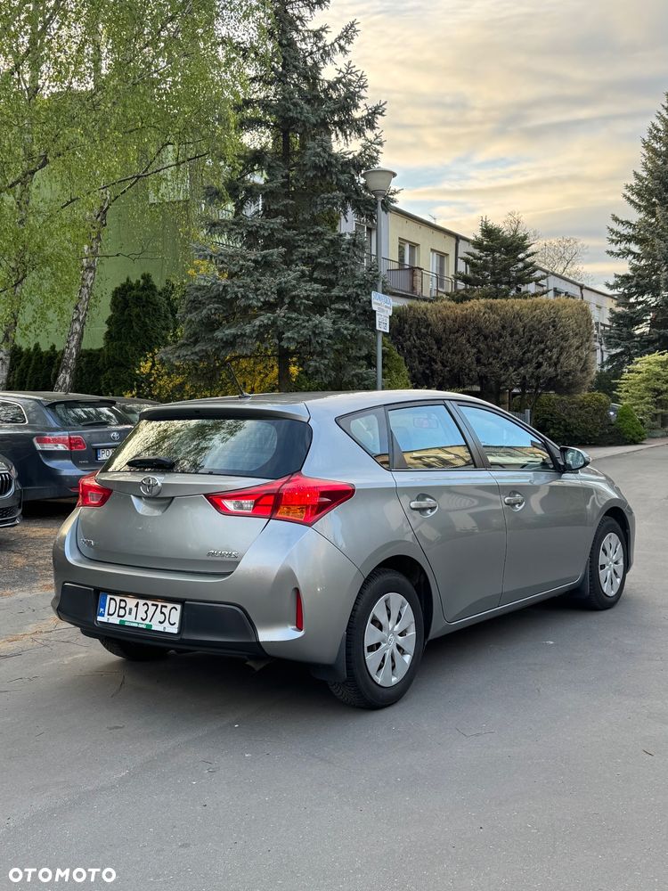 Toyota Auris - 4