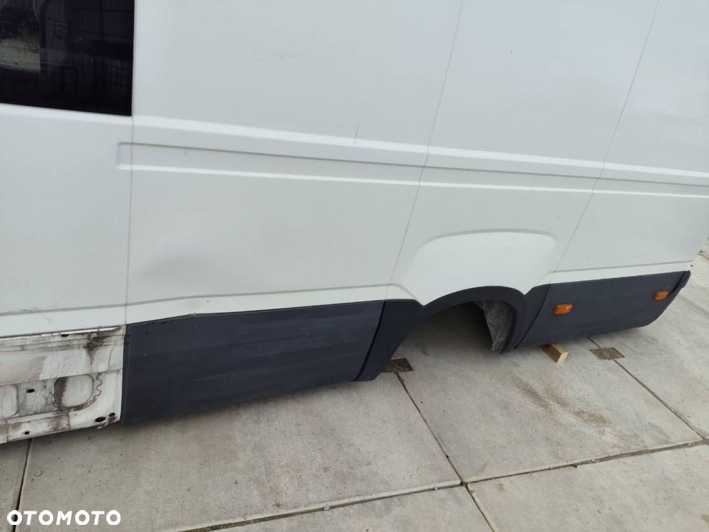 KAROSERIA ĆWIARTKA PRAWY PRZÓD SŁUPEK PRÓG LEWY BOK  IVECO DAILY VI Autobus 2014 - 2022 50C16 - 9
