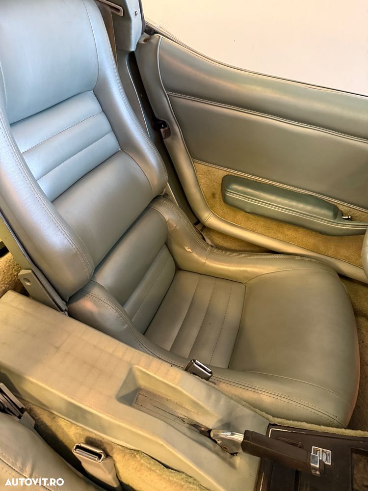 Chevrolet Corvette - 6