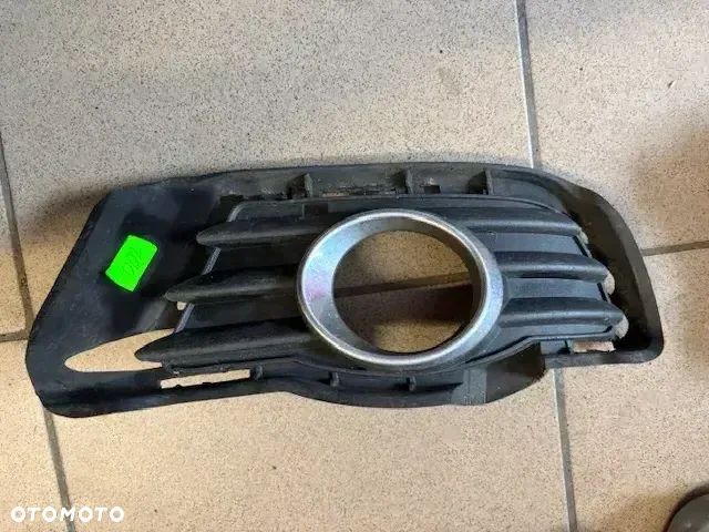 KRATKA ZDERZAKA LEWA MERCEDES W204 A2048850123 - 1