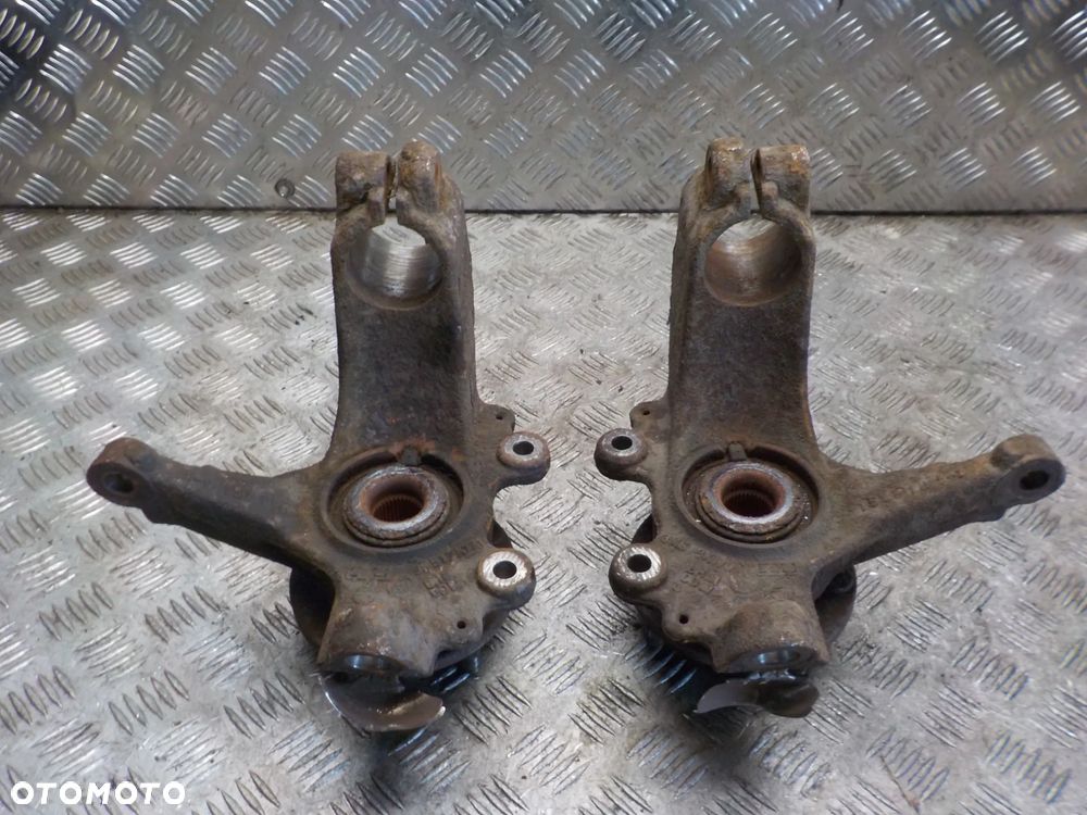 FORD FOCUS MK2 LIFT 1.6 B ZWROTNICA PIASTA LEWY LUB PRAWY PRZÓD PRZEDNIA - 3