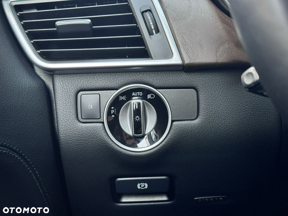 Mercedes-Benz GL 63 AMG 4Matic AMG Speedshift Plus 7G-TRONIC - 39