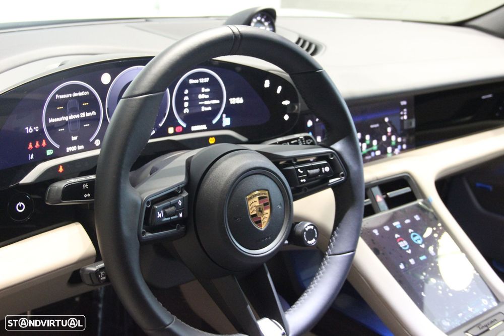 Porsche Taycan Sport Turismo - 45