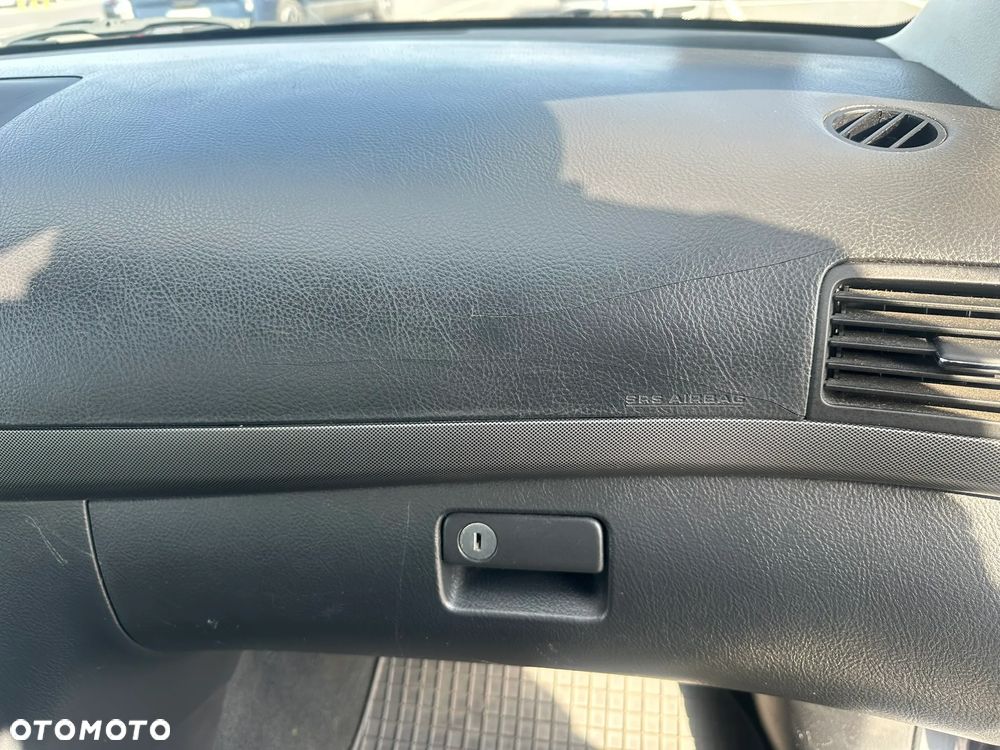 Toyota Avensis 2.0 D-4D Sol - 27