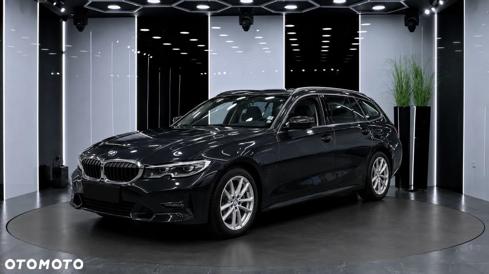 BMW Seria 3 330e xDrive Sport Line - 2