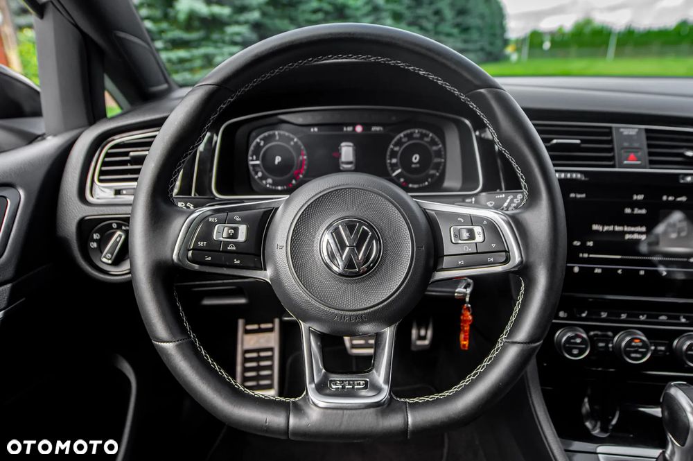Volkswagen Golf GTD 2.0 TDI SCR DSG - 25