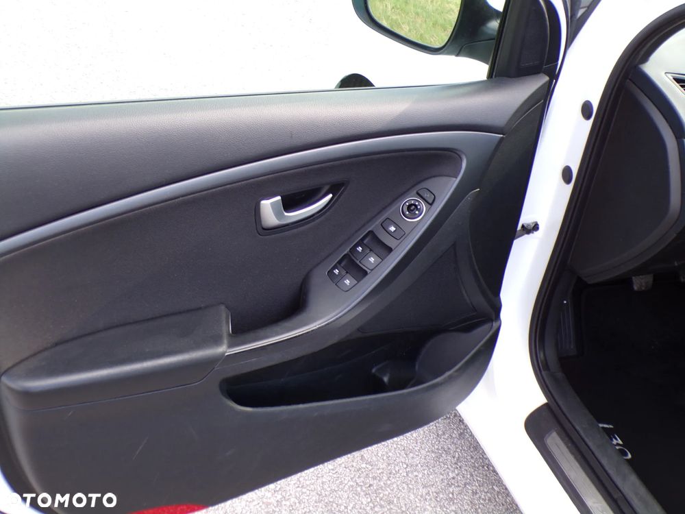 Hyundai i30 1.4 GO - 13